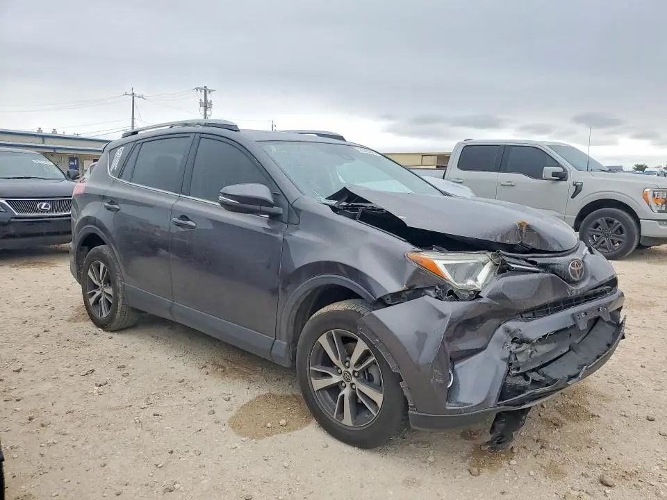 2018 TOYOTA RAV4 XLE  