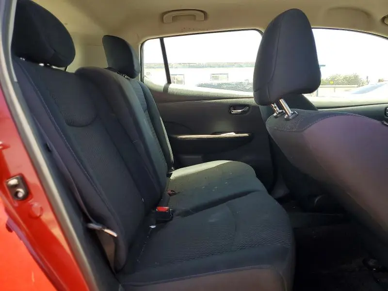 2015 NISSAN LEAF S  