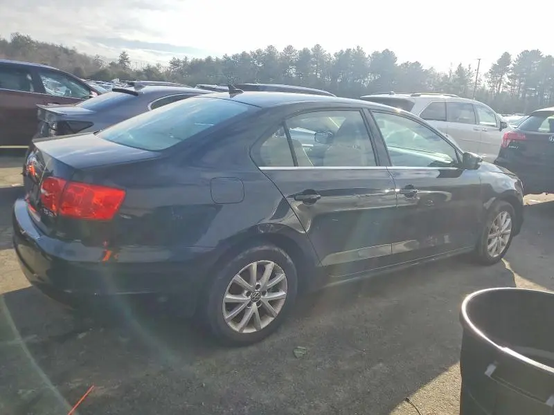 2013 VOLKSWAGEN JETTA SE  