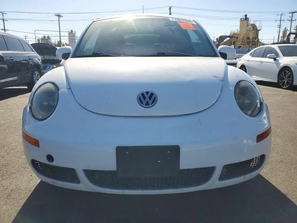 2010 VOLKSWAGEN NEW BEETLE   