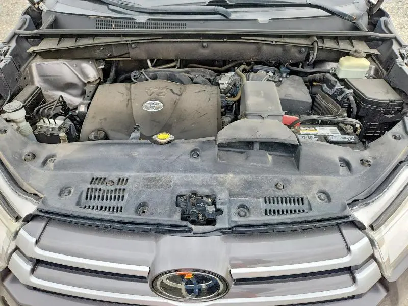 2017 TOYOTA HIGHLANDER XLE  