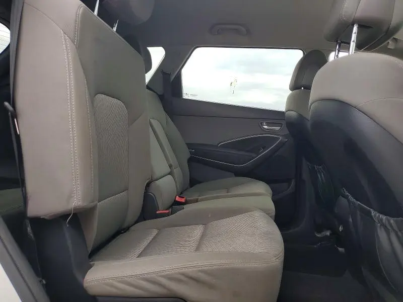 2016 HYUNDAI SANTA FE SE  