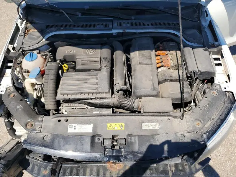 2013 VOLKSWAGEN JETTA   