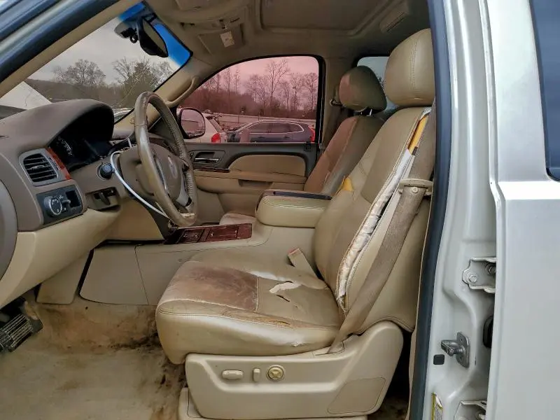 2011 CHEVROLET TAHOE C1500 LTZ  