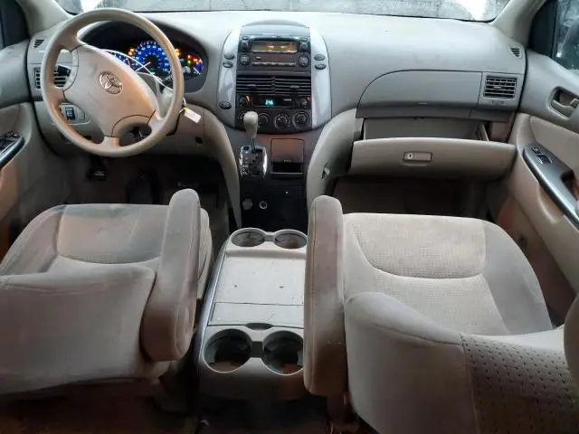 2010 TOYOTA SIENNA CE