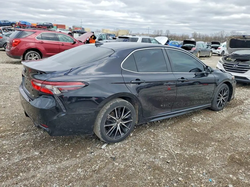 2022 TOYOTA CAMRY SE  