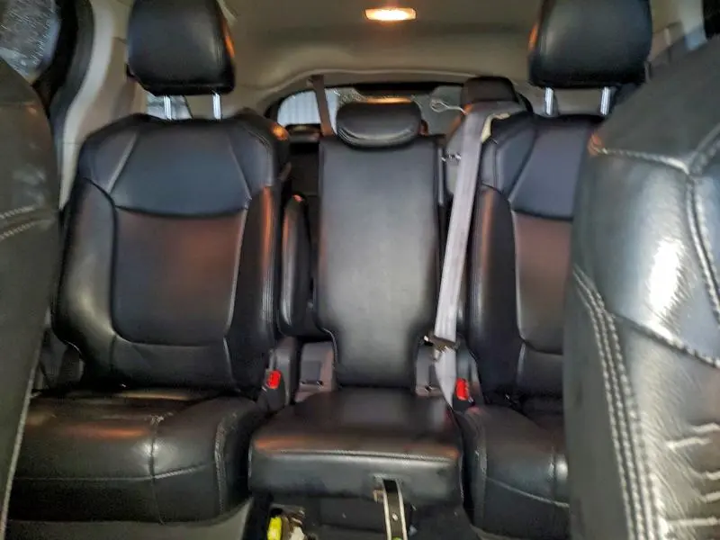 2022 TOYOTA SIENNA LE  