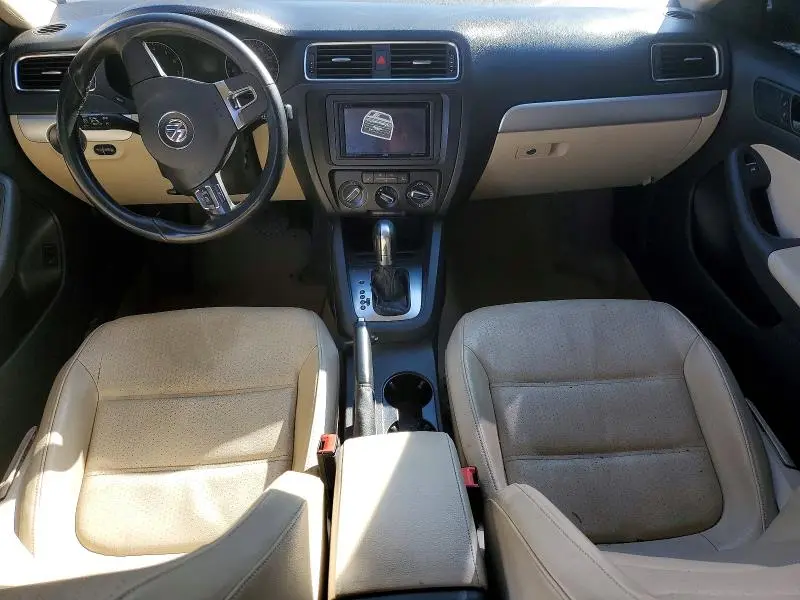 2013 VOLKSWAGEN JETTA SE  