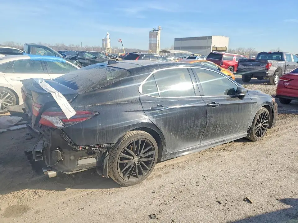 2021 TOYOTA CAMRY XSE  