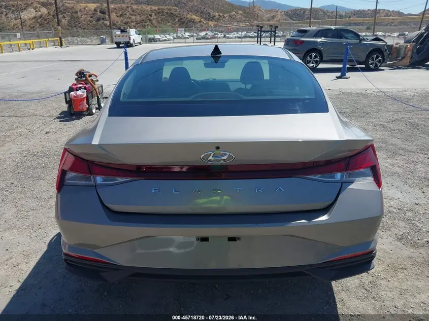 2023 HYUNDAI ELANTRA SE