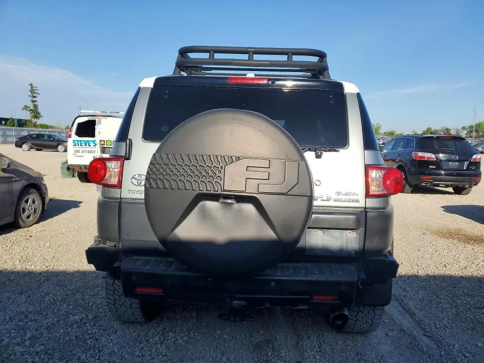 2011 TOYOTA FJ CRUISER BASE  