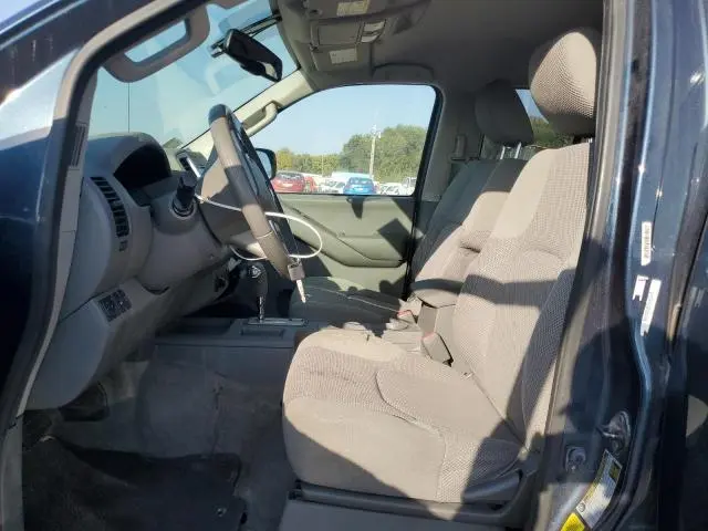 2013 NISSAN FRONTIER SV  