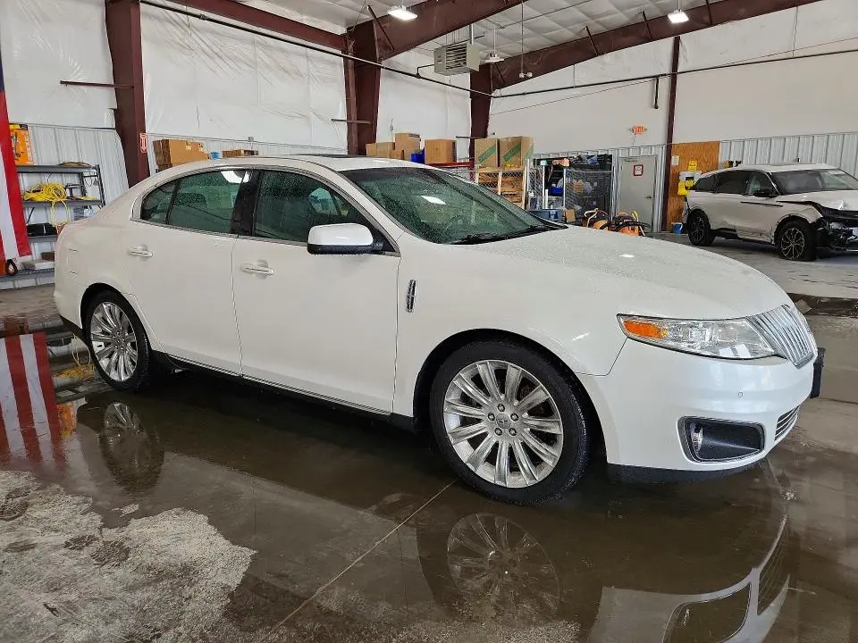 2011 LINCOLN MKS   