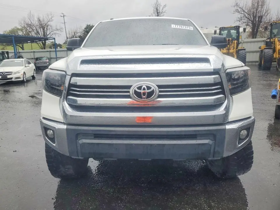 2016 TOYOTA TUNDRA CREWMAX SR5  