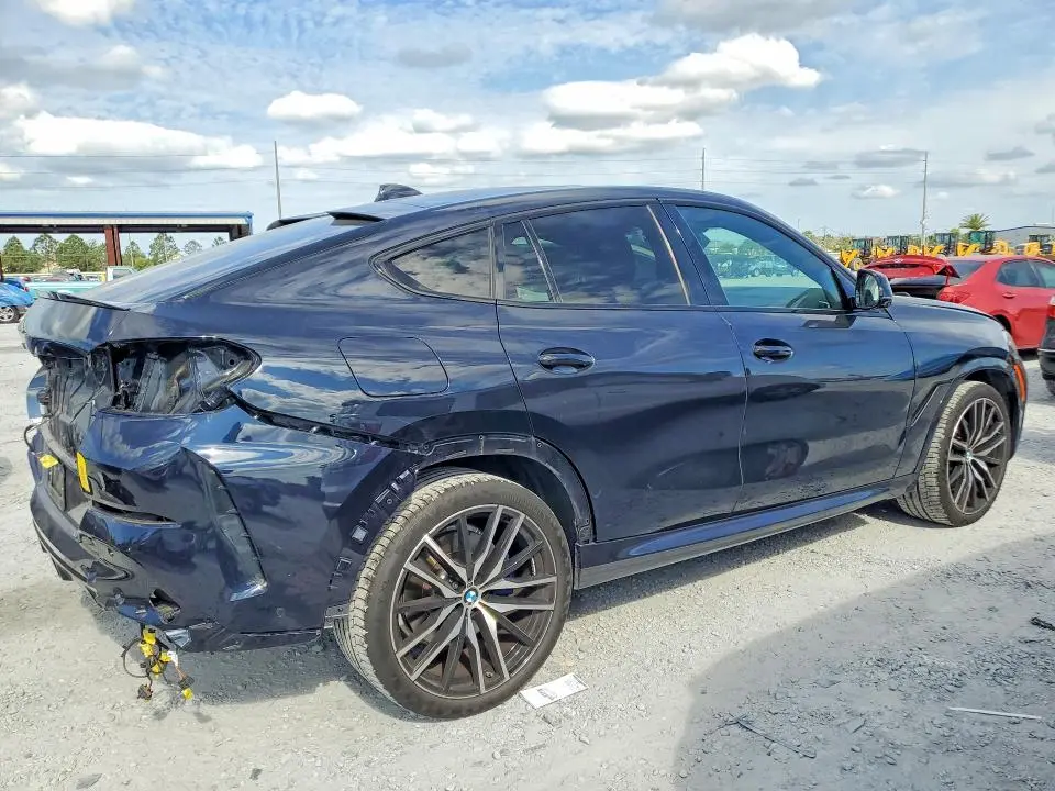 2022 BMW X6   
