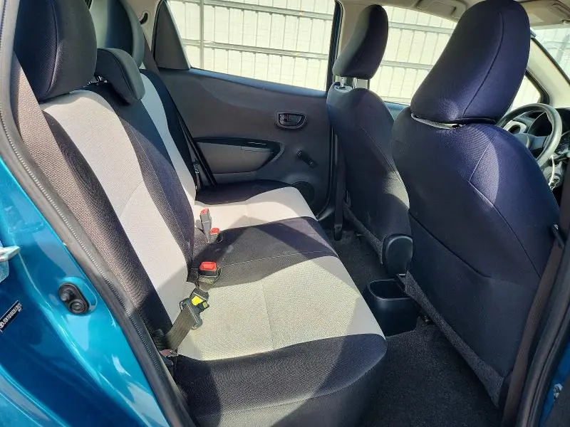 2012 TOYOTA YARIS 5-DOOR L  