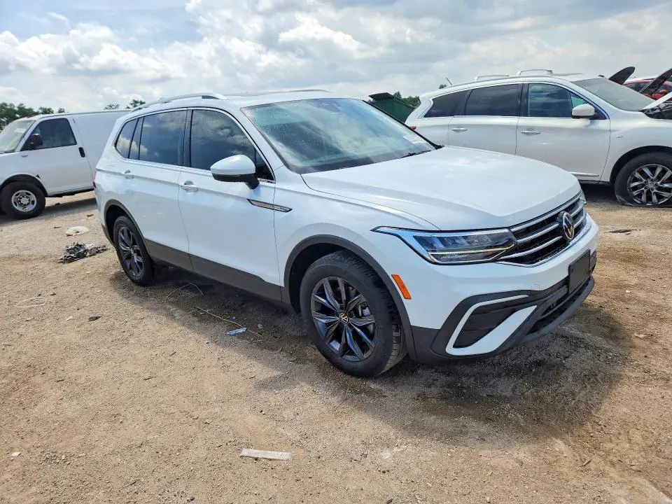 2022 VOLKSWAGEN TIGUAN SE  