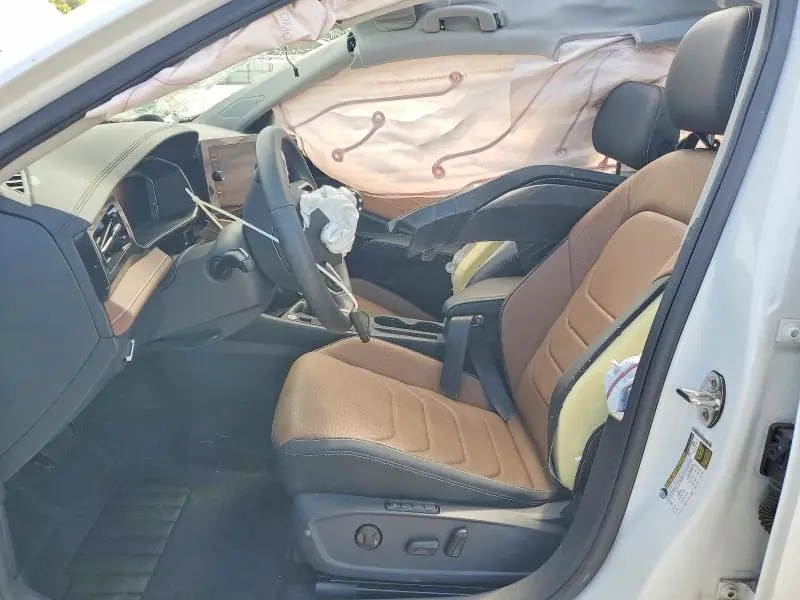 2025 VOLKSWAGEN JETTA SEL  