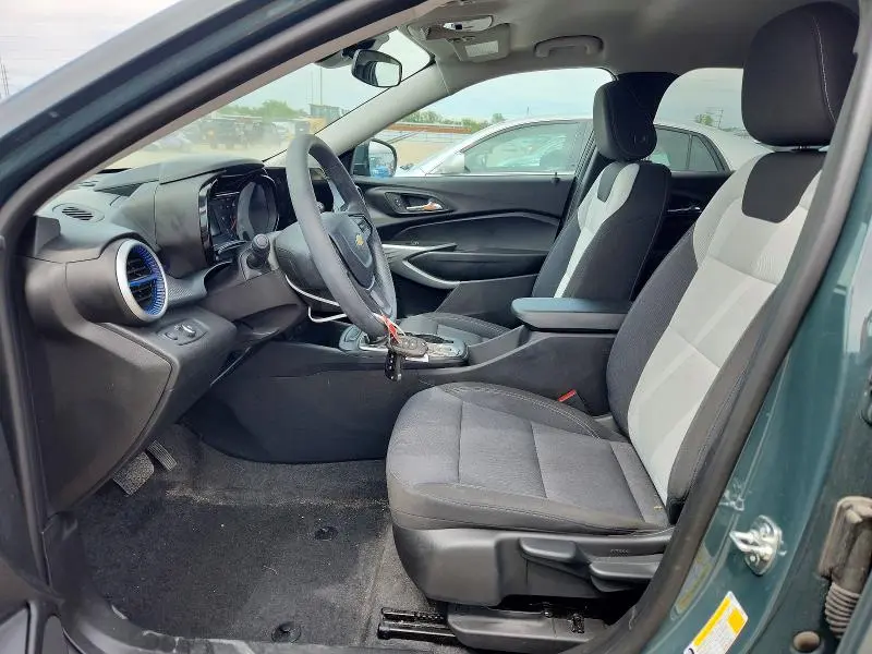 2025 CHEVROLET TRAX LS  