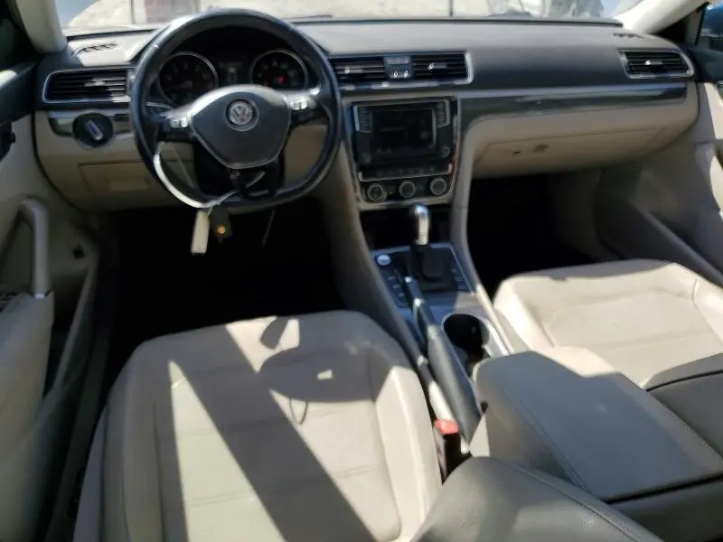 2018 VOLKSWAGEN PASSAT SE  