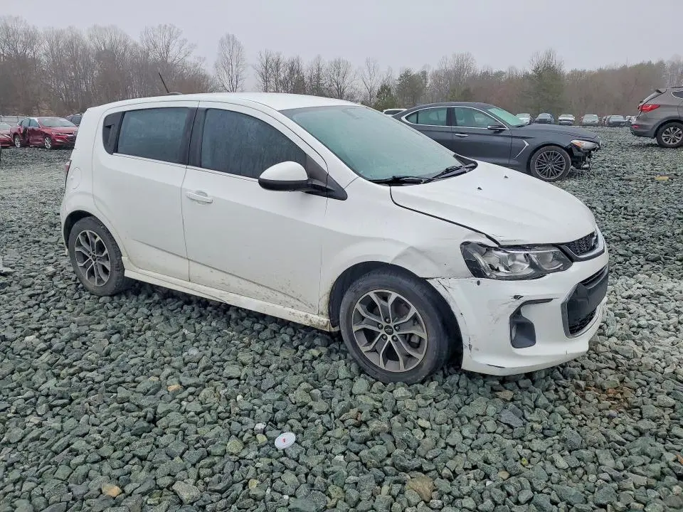 2019 CHEVROLET SONIC LT  