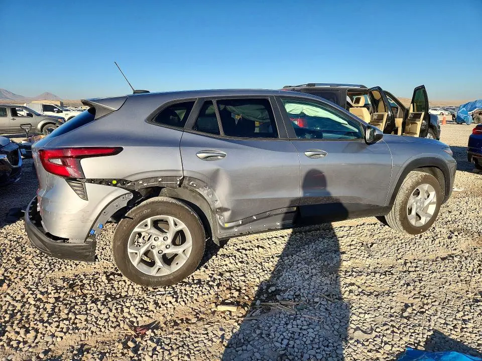 2025 CHEVROLET TRAX LS  