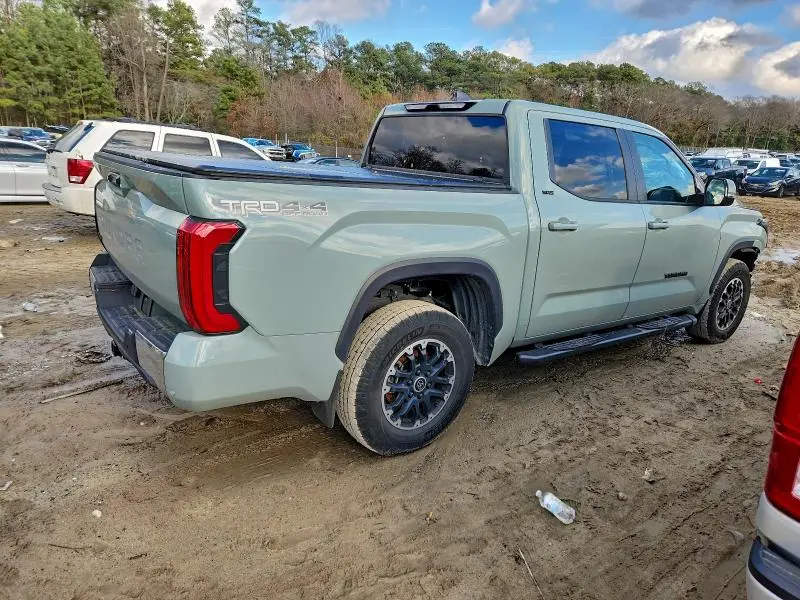 2024 TOYOTA TUNDRA CREWMAX SR  