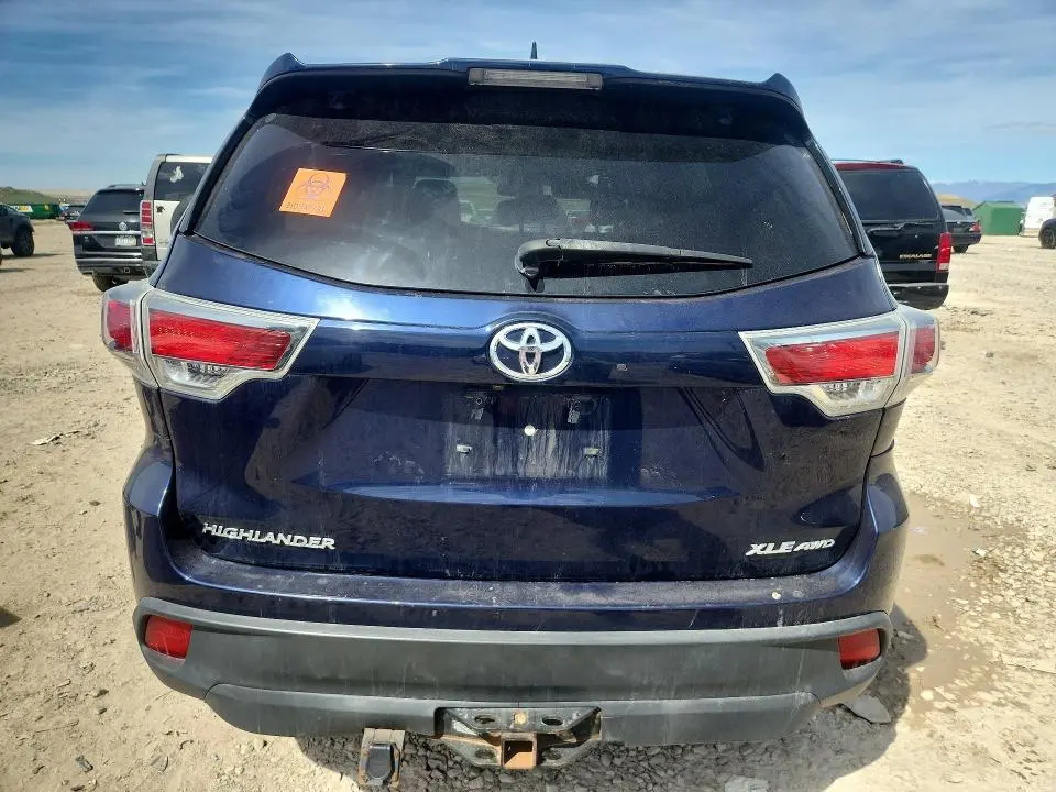 2015 TOYOTA HIGHLANDER XLE  
