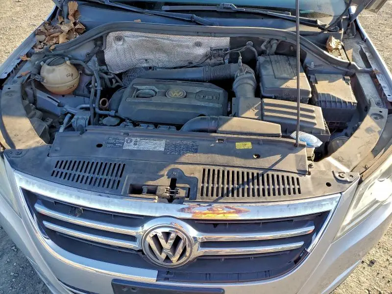 2010 VOLKSWAGEN TIGUAN S  