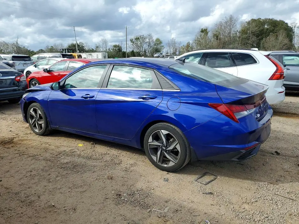 2022 HYUNDAI ELANTRA SEL  