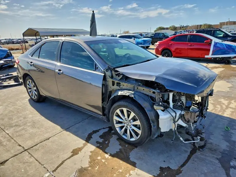 2015 TOYOTA CAMRY LE  