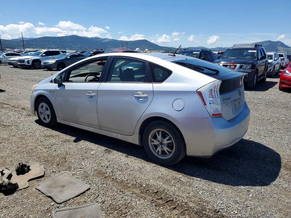2010 TOYOTA PRIUS III  
