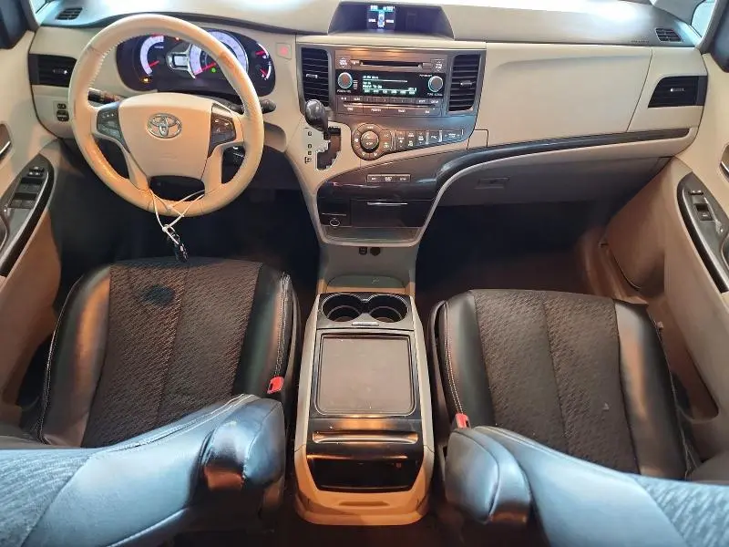 2014 TOYOTA SIENNA SPORT  