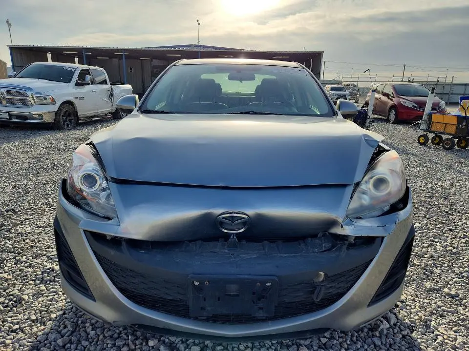 2011 MAZDA 3 I  