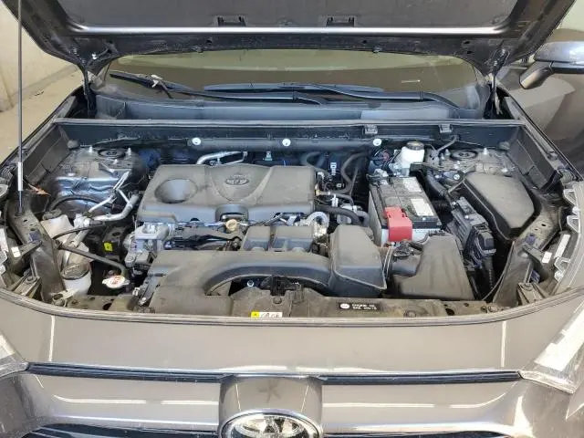 2022 TOYOTA RAV4 XLE  