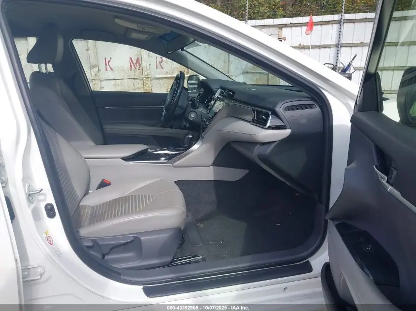 2018 TOYOTA CAMRY SE