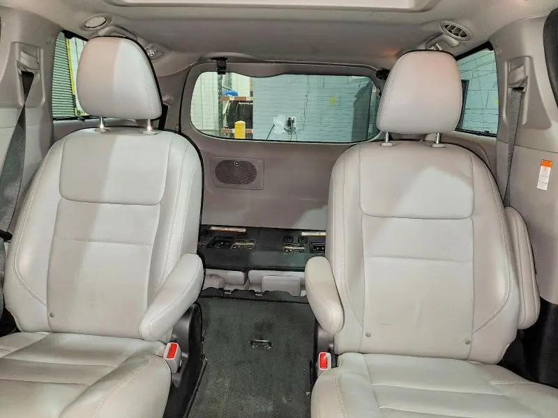 2017 TOYOTA SIENNA LIMITED 7-PASSENGER  