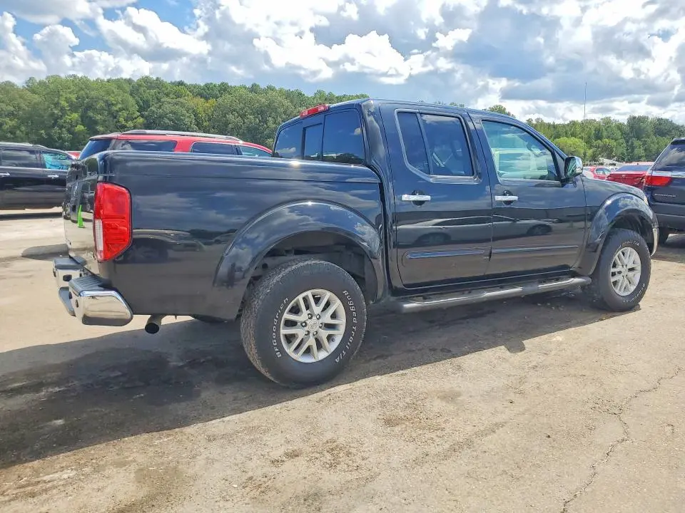 2014 NISSAN FRONTIER SL  