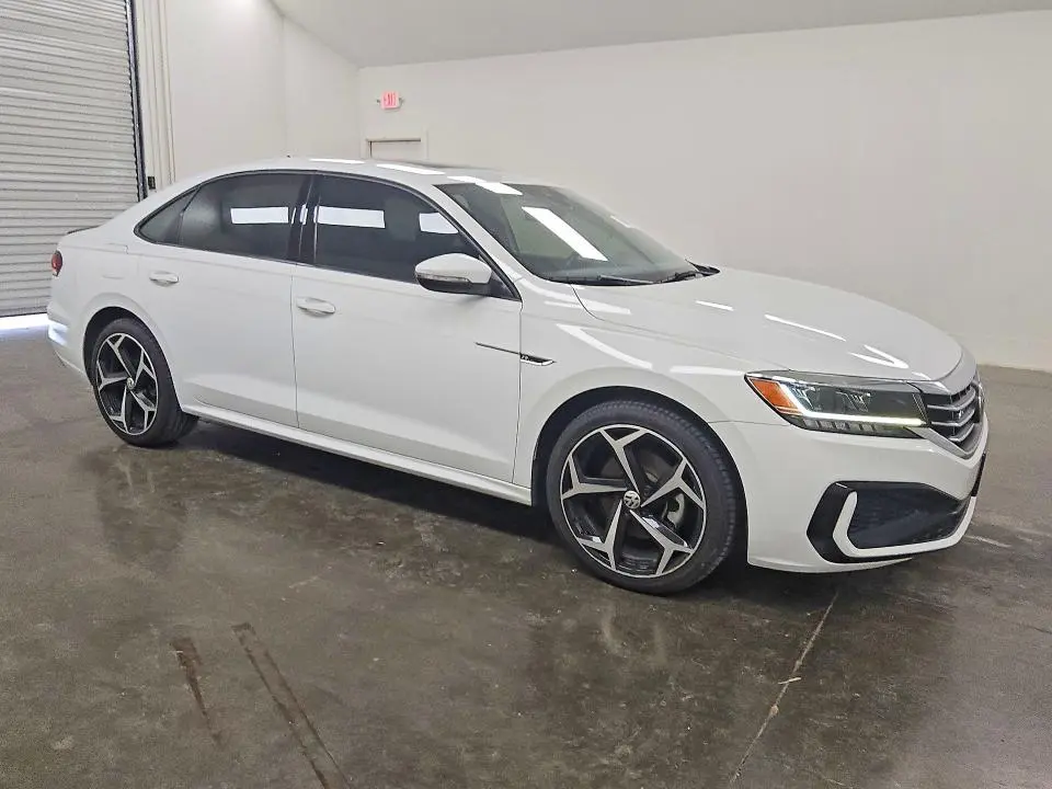 2021 VOLKSWAGEN PASSAT R-LINE  