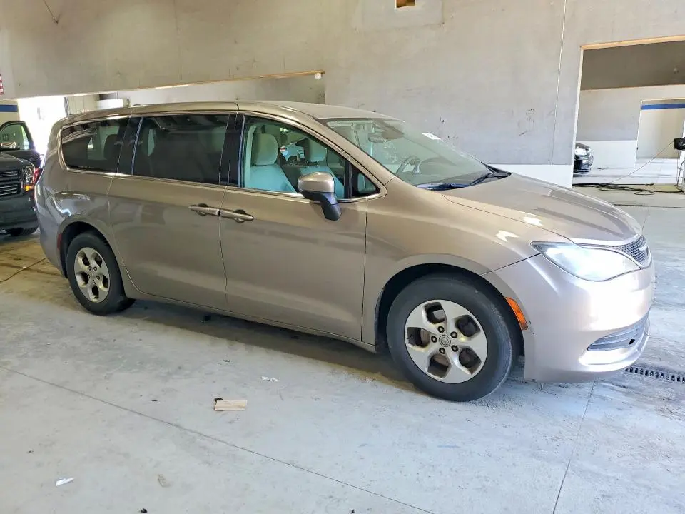 2017 CHRYSLER PACIFICA LX  