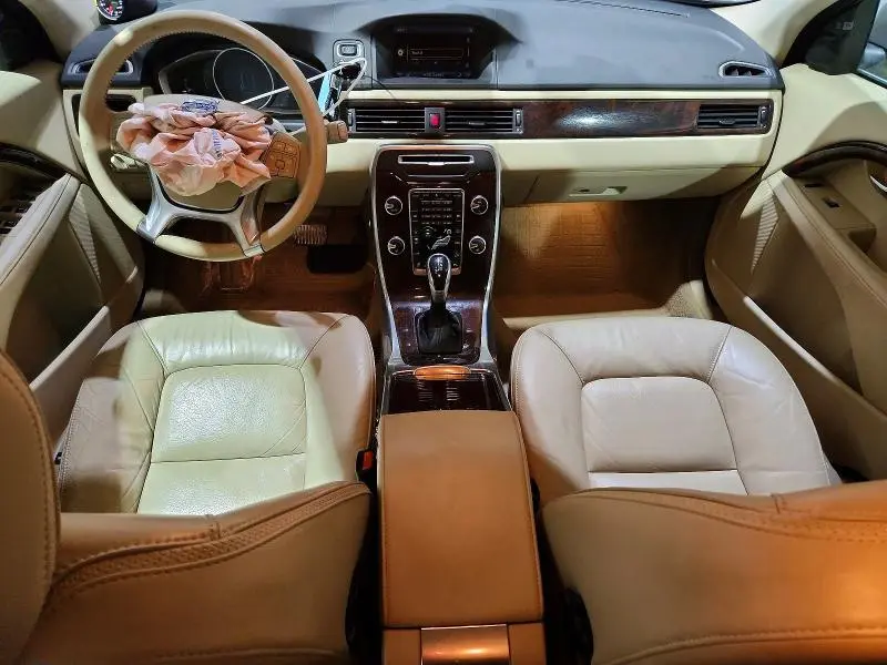 2015 VOLVO XC70 T6 PREMIER+  