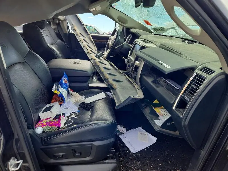 2015 RAM 1500 LARAMIE  