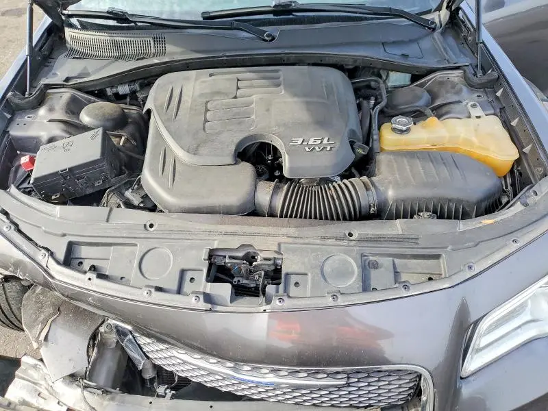 2019 CHRYSLER 300 LIMITED  