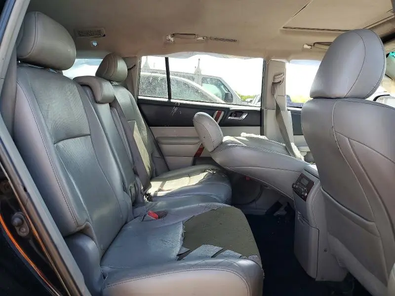 2013 TOYOTA HIGHLANDER LIMITED  
