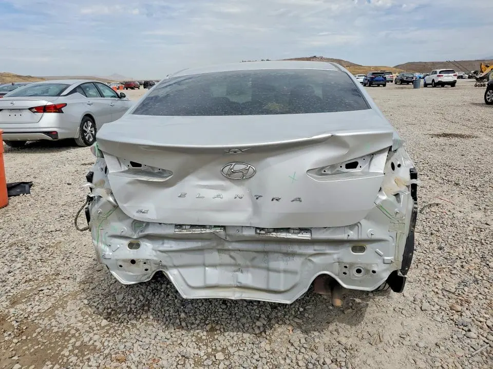 2019 HYUNDAI ELANTRA SE  