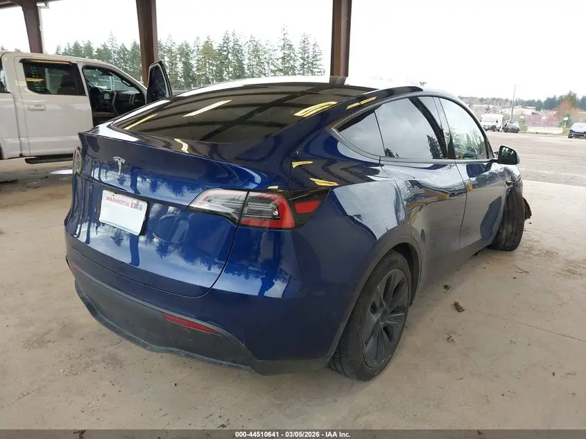 2024 TESLA MODEL Y LONG RANGE SINGLE MOTOR REAR-WHEEL DRIVE/RWD