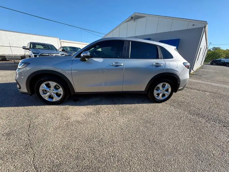 2025 HONDA HR-V LX  