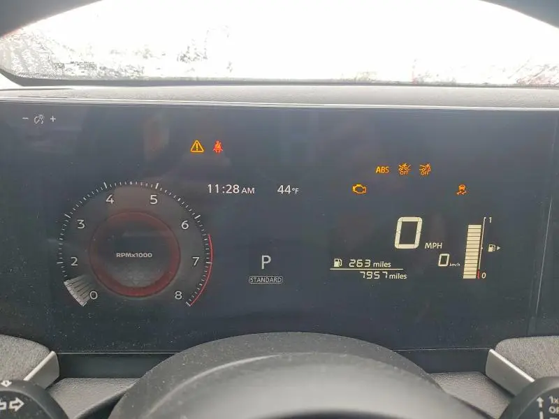 2025 NISSAN KICKS SV  