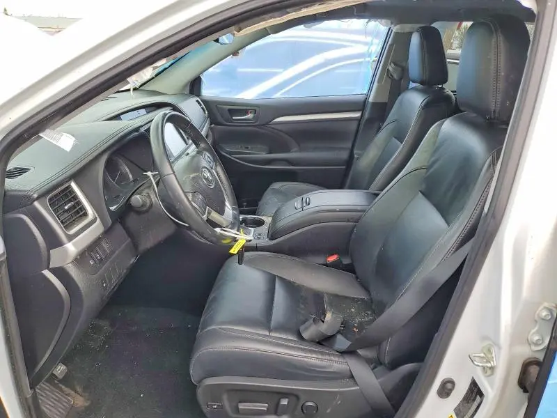 2019 TOYOTA HIGHLANDER XLE  