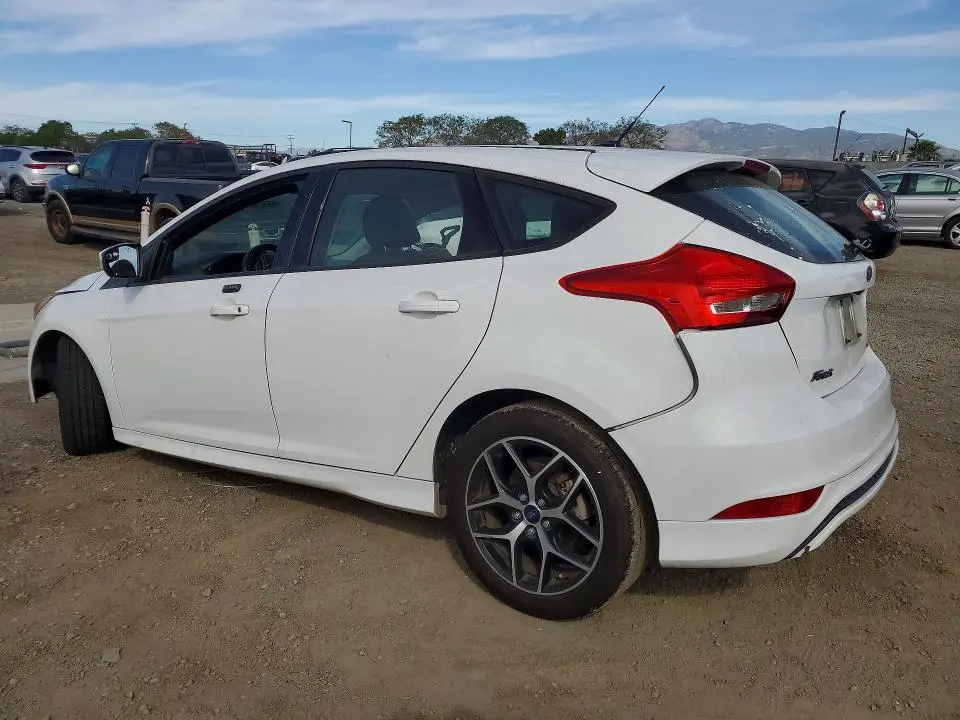 2016 FORD FOCUS SE  